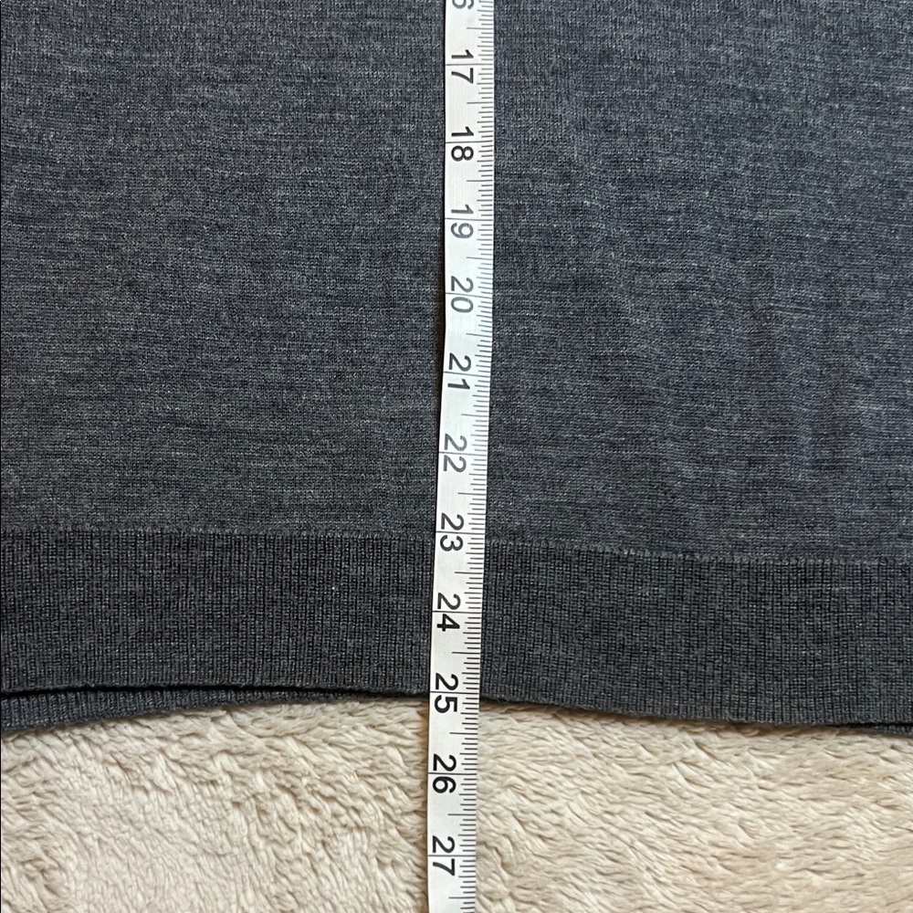 GAP 100% Wool Women’s Grey V-Neck Sweater sz L - Picture 8 of 11